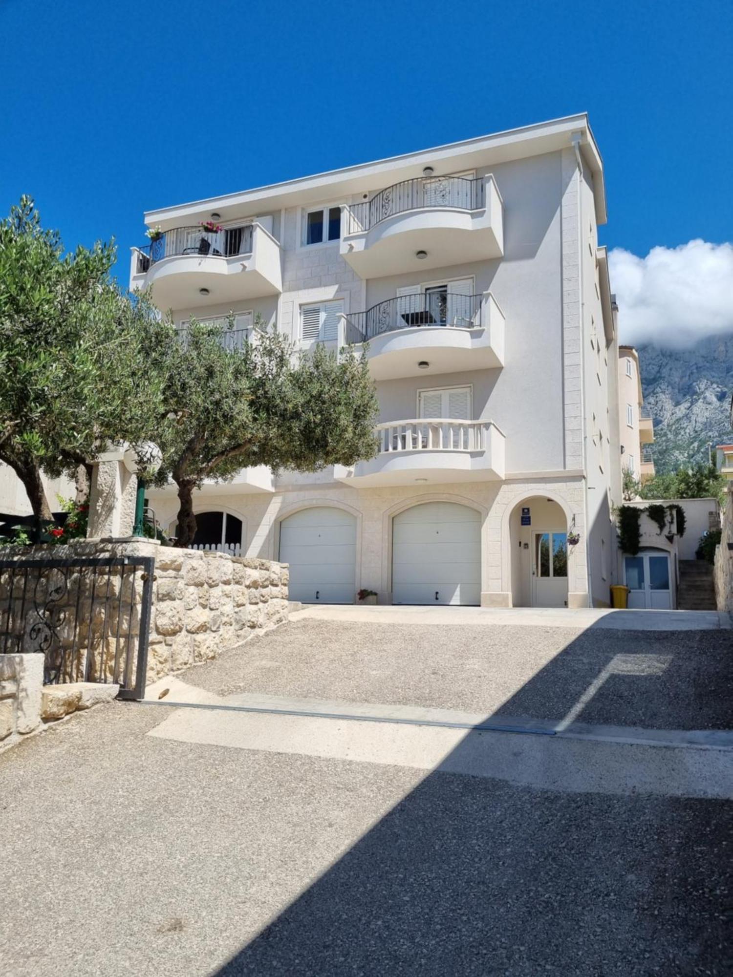 Apartments Tomas Makarska Exterior photo