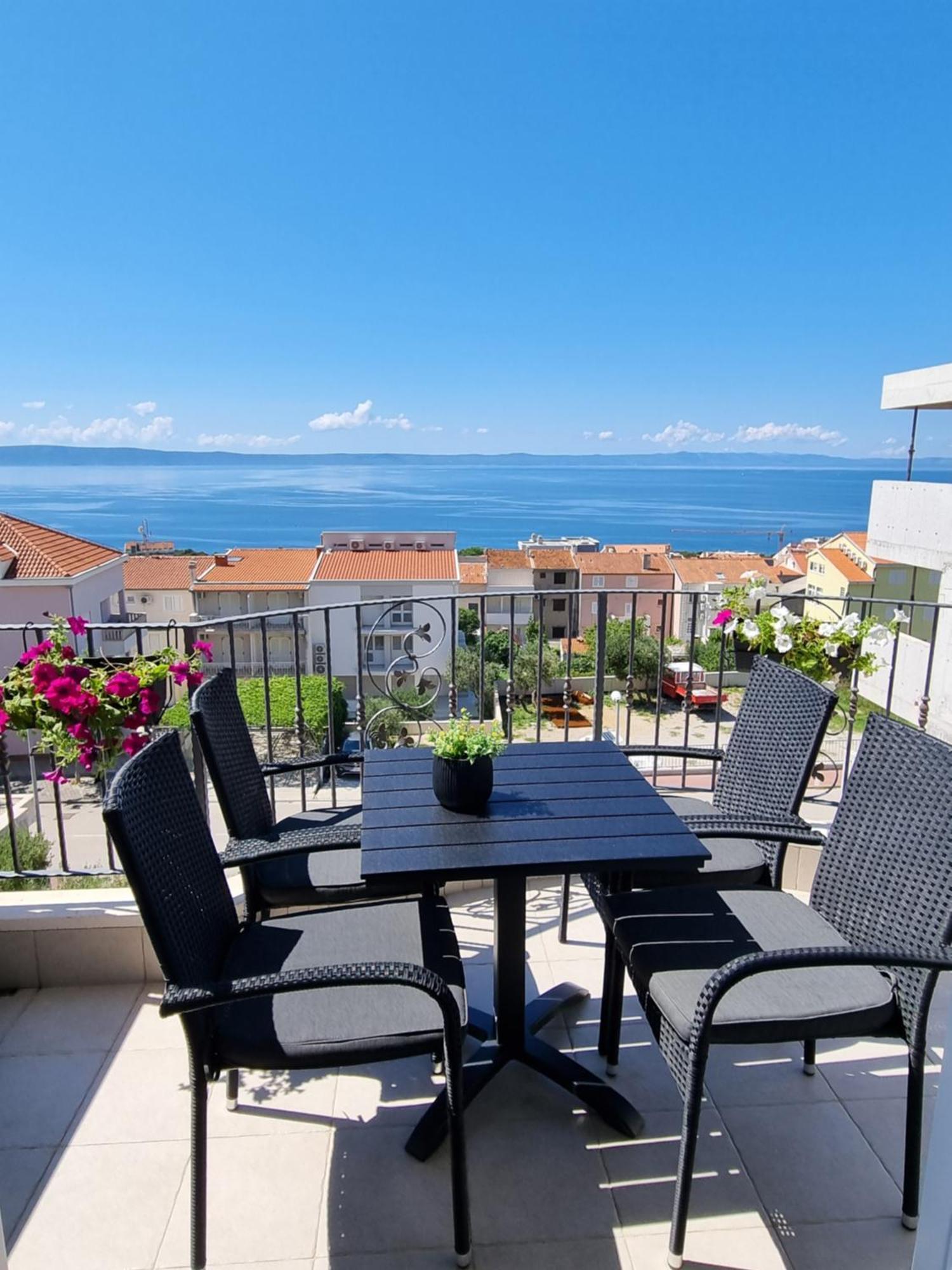 Apartments Tomas Makarska Exterior photo